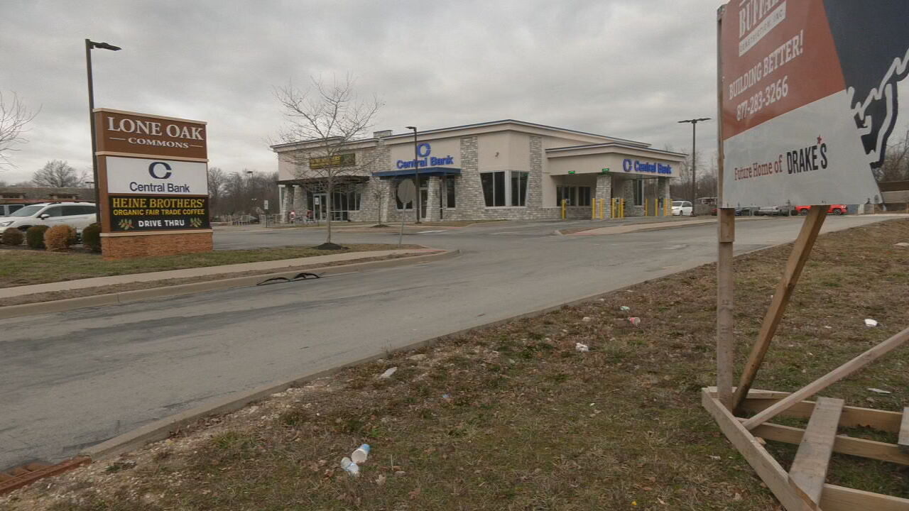 A developer says Drake's restaurant will open a new location off Outer Loop in Okolona. (WDRB image)
